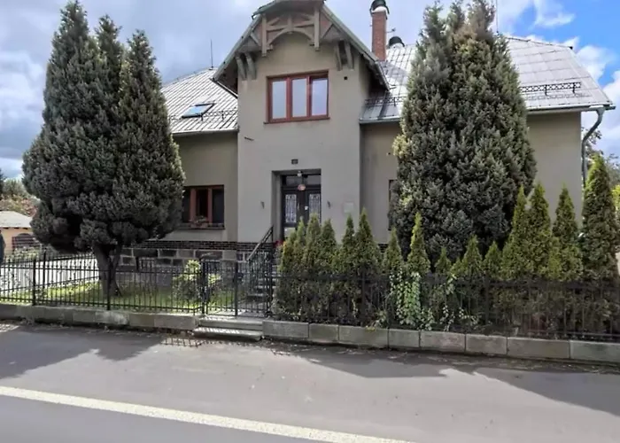 U Lastuvku Pensionat 3*